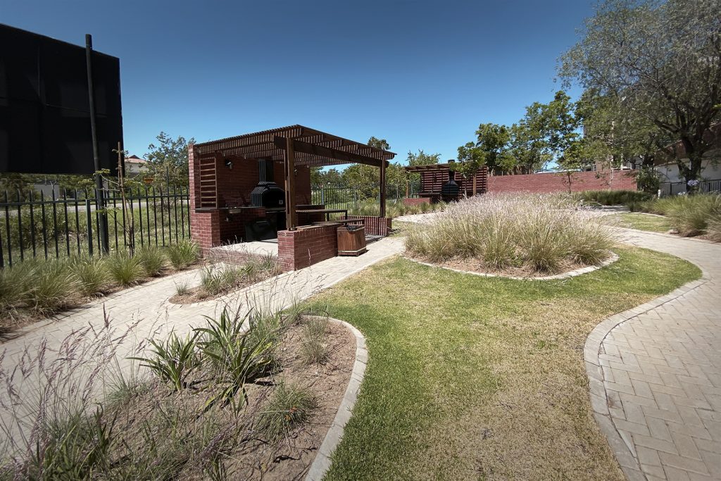Exterior 4